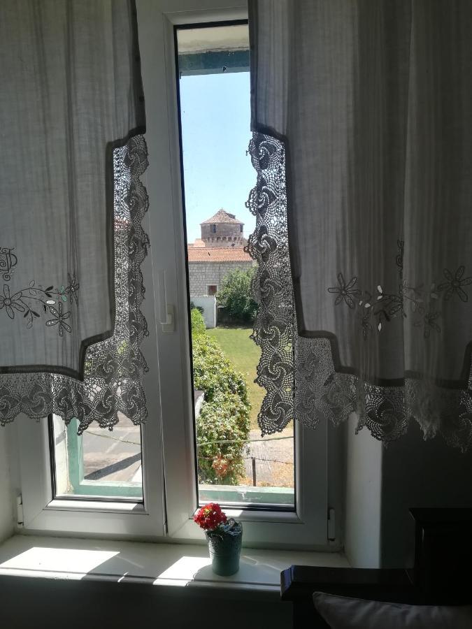 Dida Roko, Rustikalni Apartman S Terasom Kaštela Exterior foto