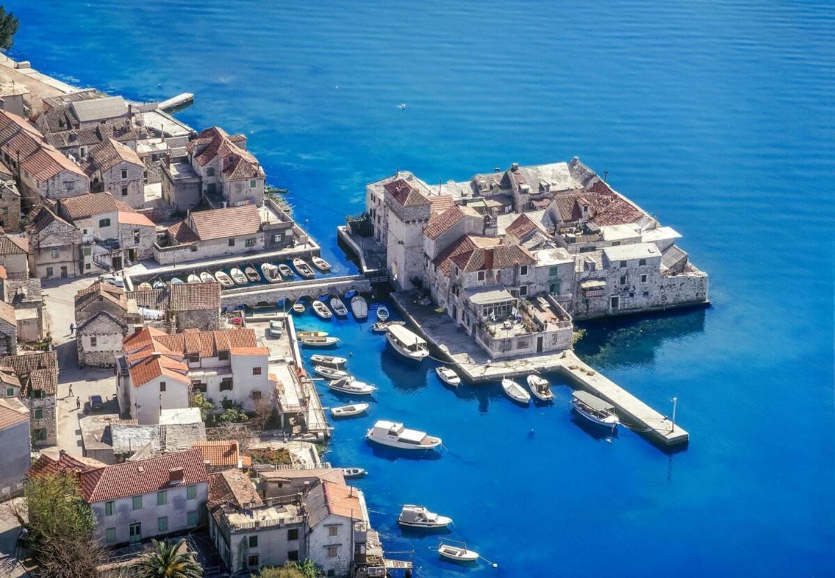 Dida Roko, Rustikalni Apartman S Terasom Kaštela Exterior foto