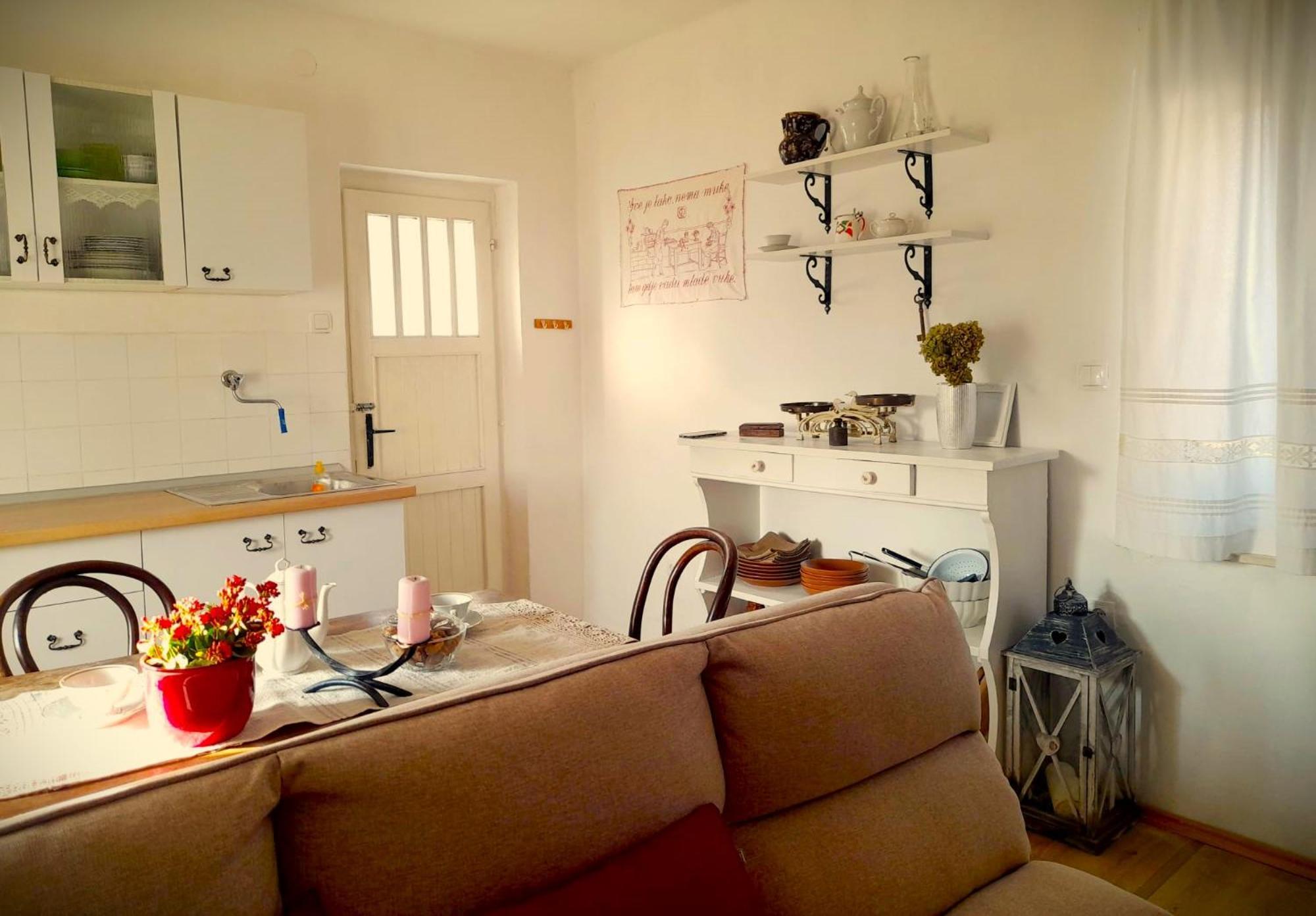 Dida Roko, Rustikalni Apartman S Terasom Kaštela Exterior foto